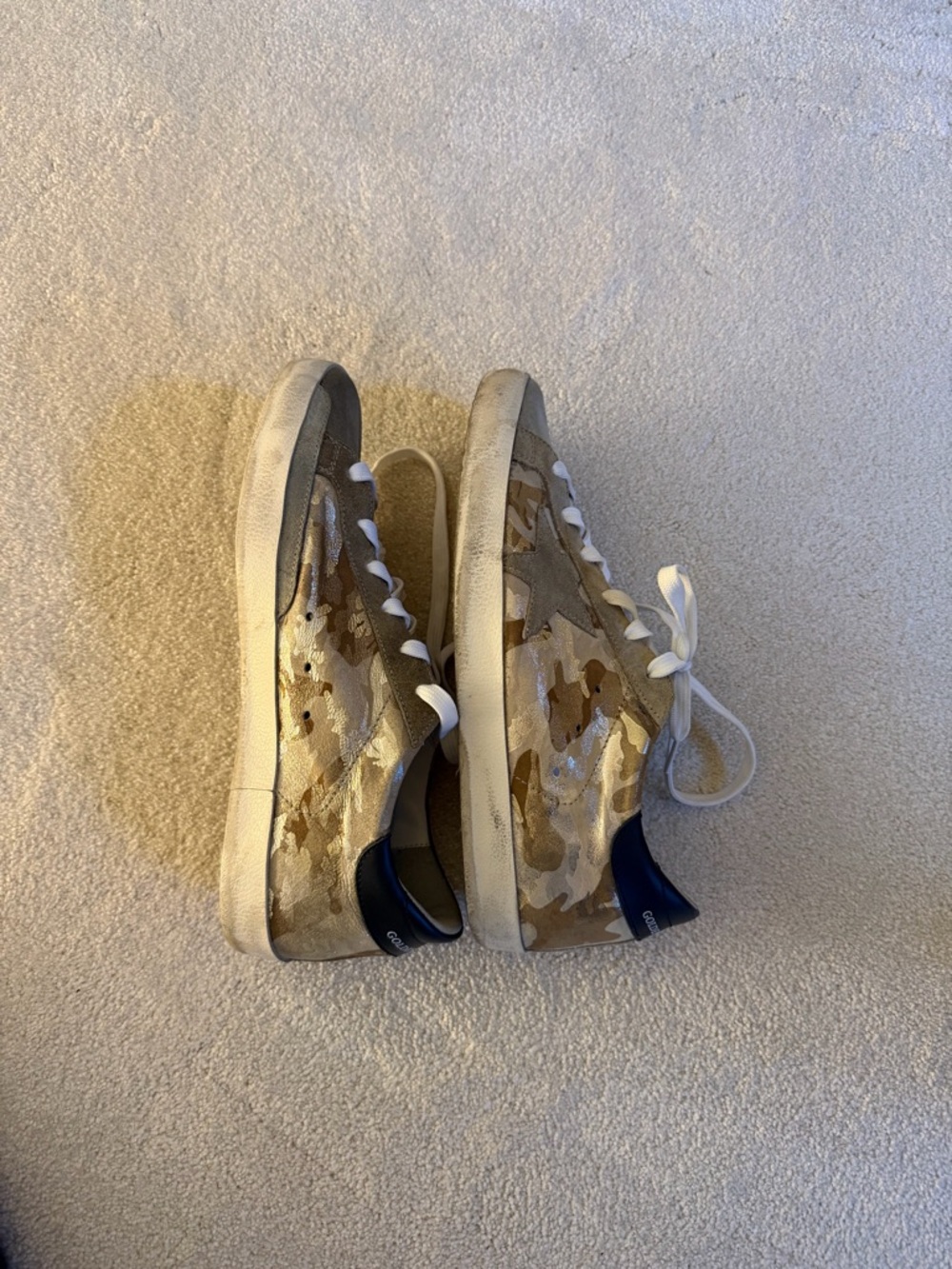Golden Goose Super-Star Sneakers with White Laces - Picture 3 of 4